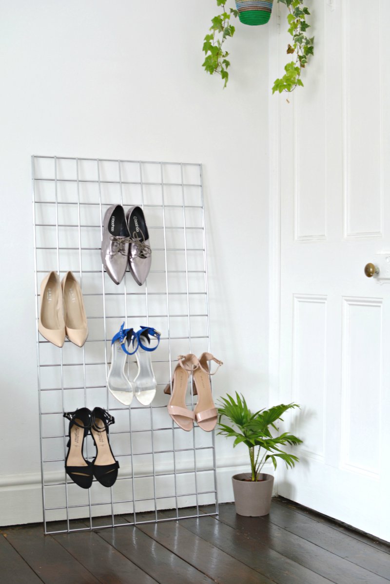 Organized closets // how to organize your shoes // shoe storage ideas // extra storage // DIY bedroom decor // small space storage solutions // grid shoe rack // www.SimplySpaced.com