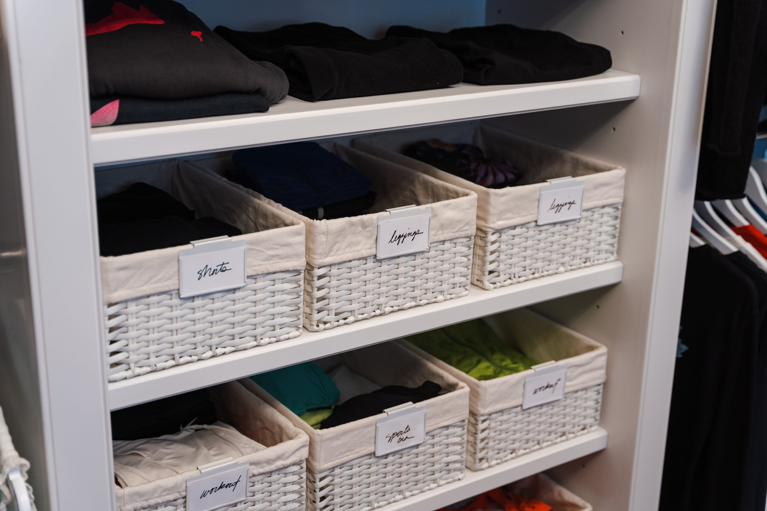 How To Organize Your Closet For Fall, How To Organise Clothing Shelves
