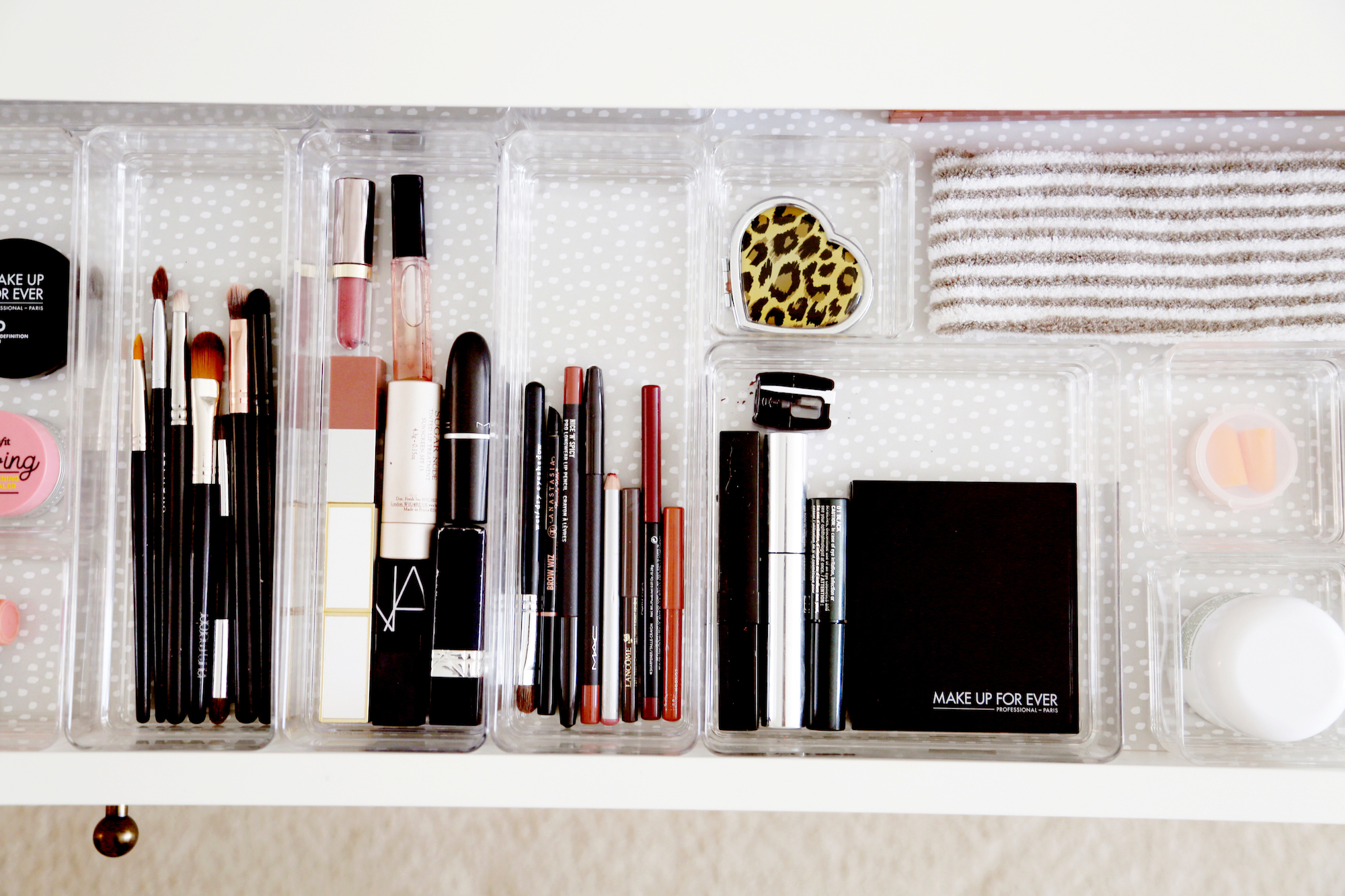 How to edit & organize your makeup on the go