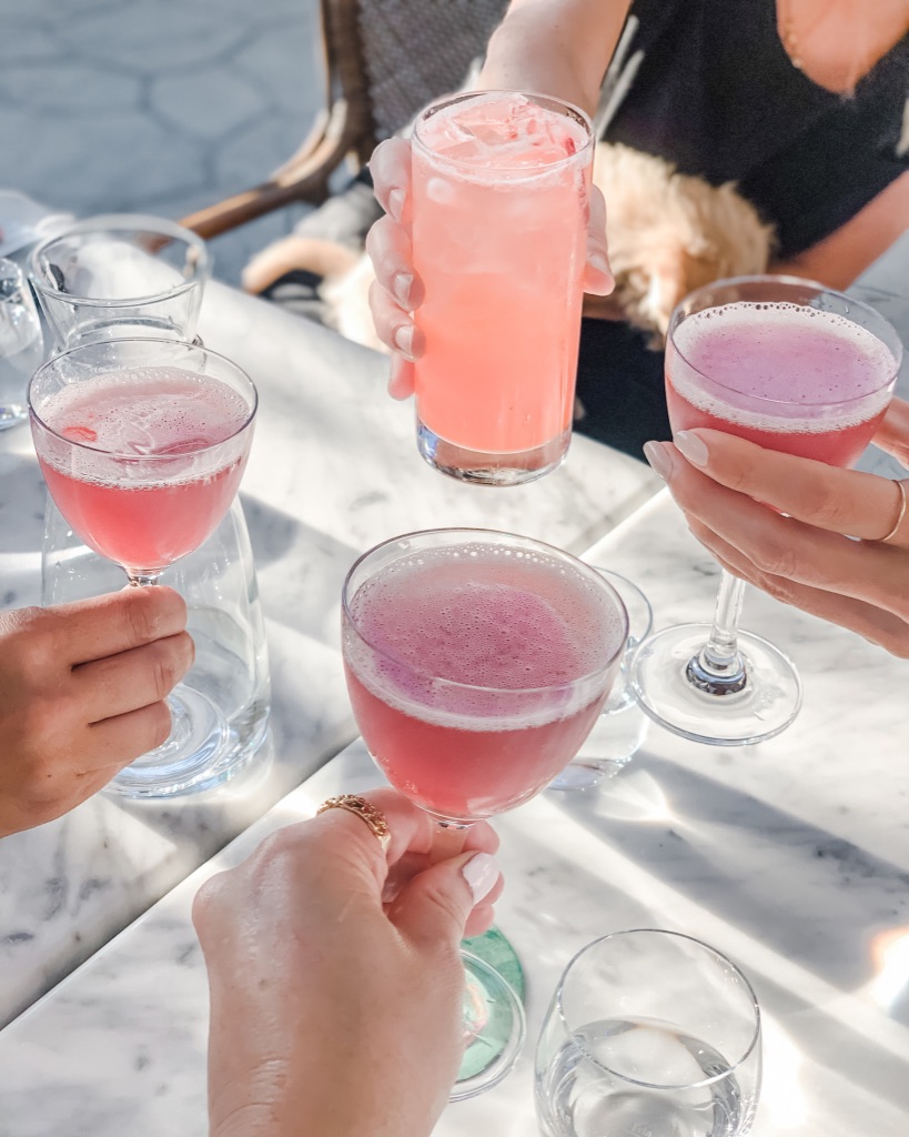 Girls cheersing 